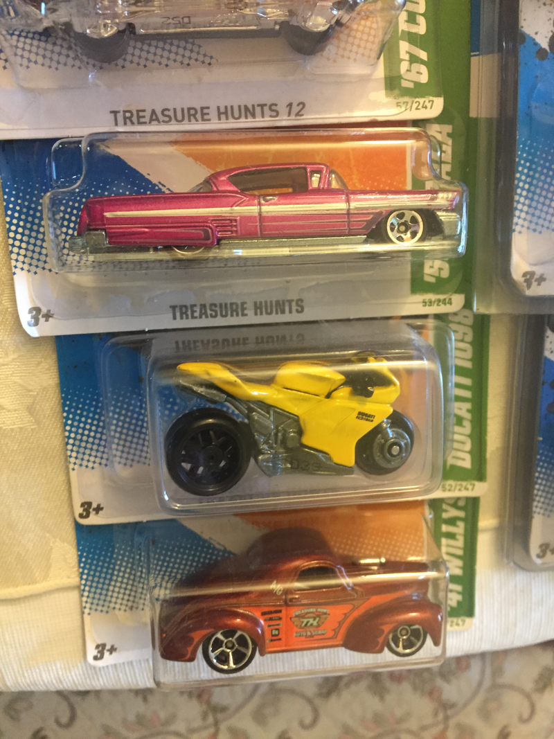 Illustration for article titled Colossal Die-Cast Collection - Box 67 - Whattaya Know, Hot Wheels!
